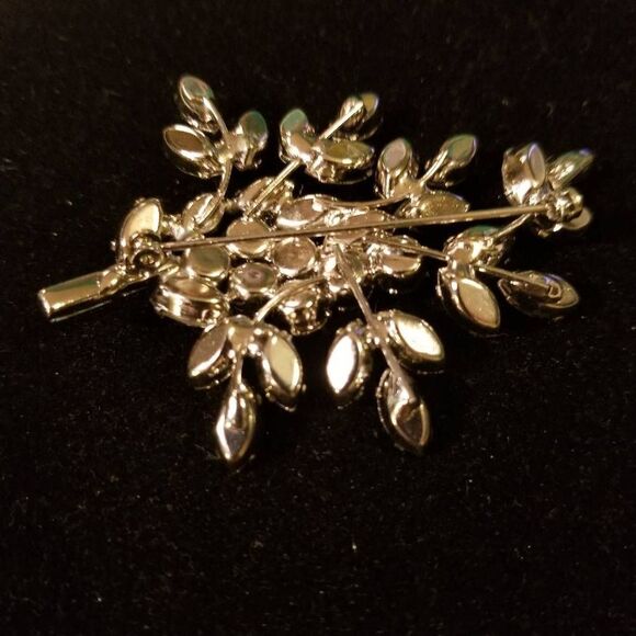 Vintage Clear Rhinestone Brooch Pin Leaf Cluster - Picture 3 of 8